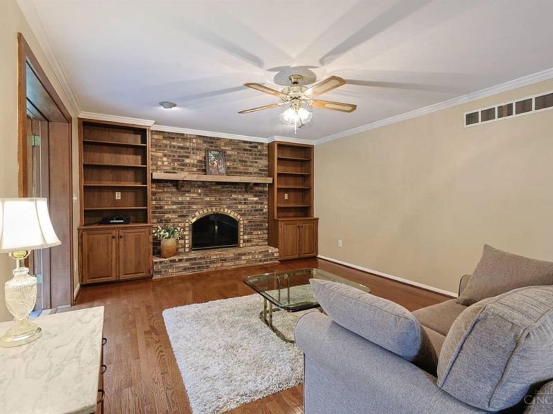 8389 Shadowpoint Court, Montgomery, OH 45242 Photo 4