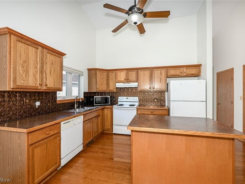 2156 Thornbury Lane, Akron, OH 44319 Photo 22