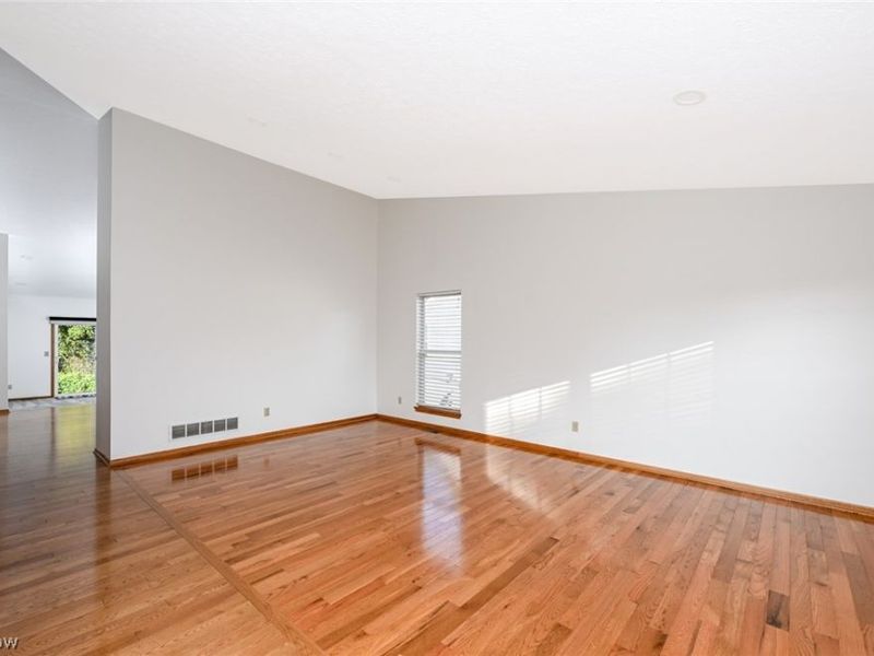 2156 Thornbury Lane, Akron, OH 44319 Photo 7