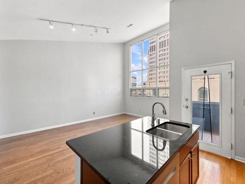 160 N Wall Street, Unit L303, Columbus, OH 43215 Photo 6