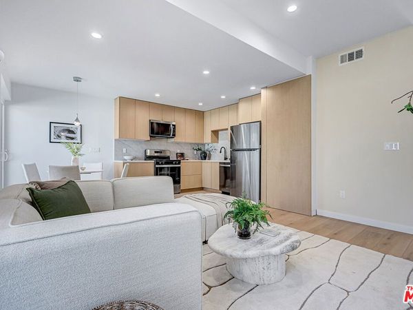 2813 1/2 12th Ave, Los Angeles, CA 90018