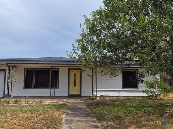 1010 E Church Street, Cuero, TX 77954
