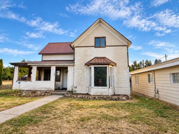 206 E CRAWFORD Rd, Deer Park, WA 99006