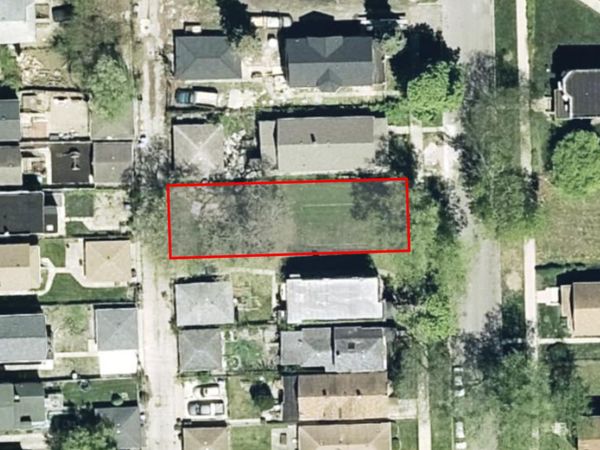 9418 S Champlain Avenue , Chicago, IL 60619