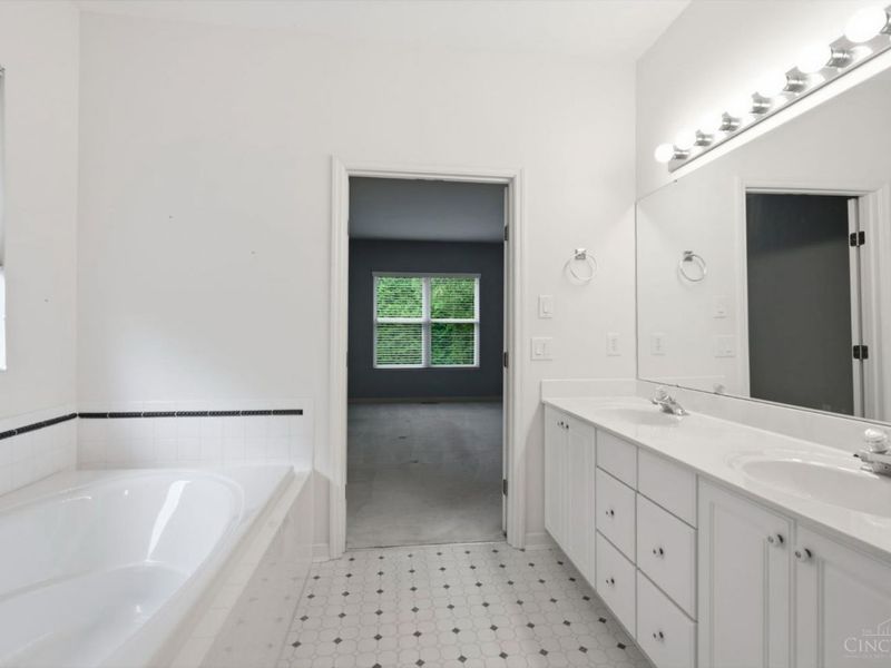 10187 Meadowknoll Drive, Symmes Township, OH 45140 Photo 34