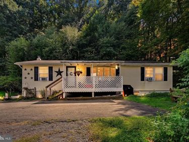 203 BALTIMORE STREET, TREMONT, PA 17981