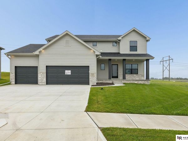8606 Legacy Street, Papillion, NE 68046