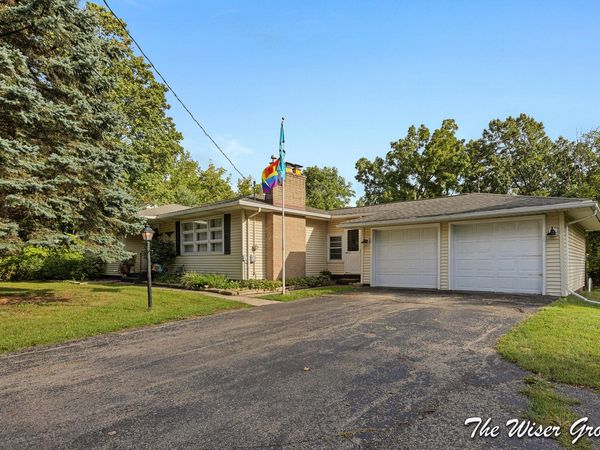 1910 Knapp Street NE, Grand Rapids, MI 49505