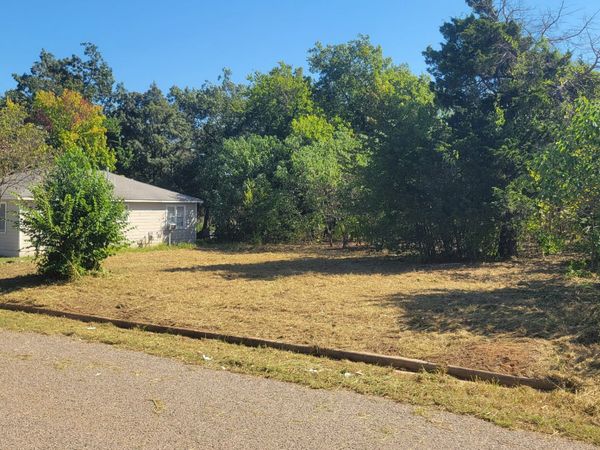 512 N State Street, Konawa, OK 74849