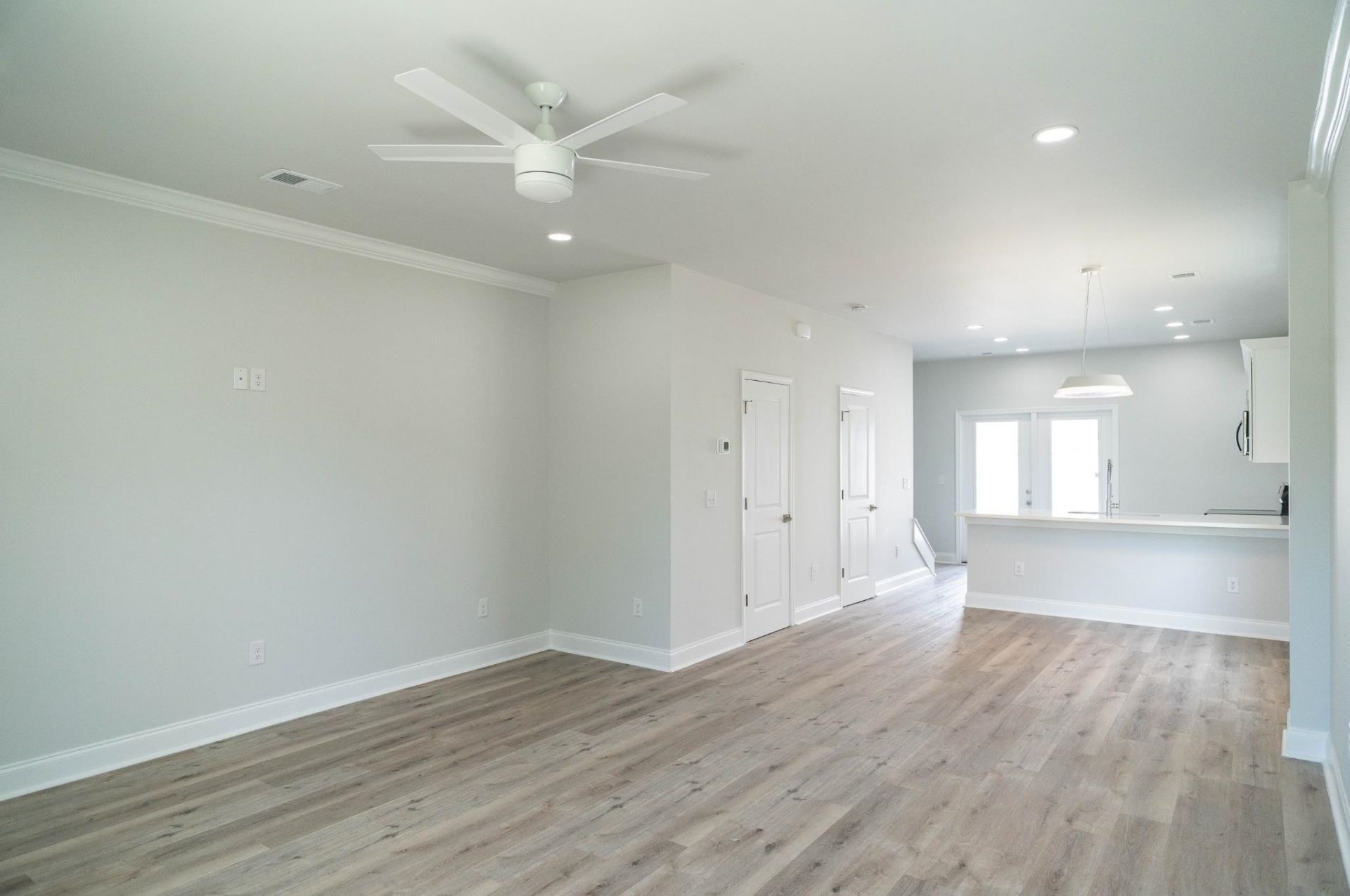 861 Maxine Ct. Photo 10
