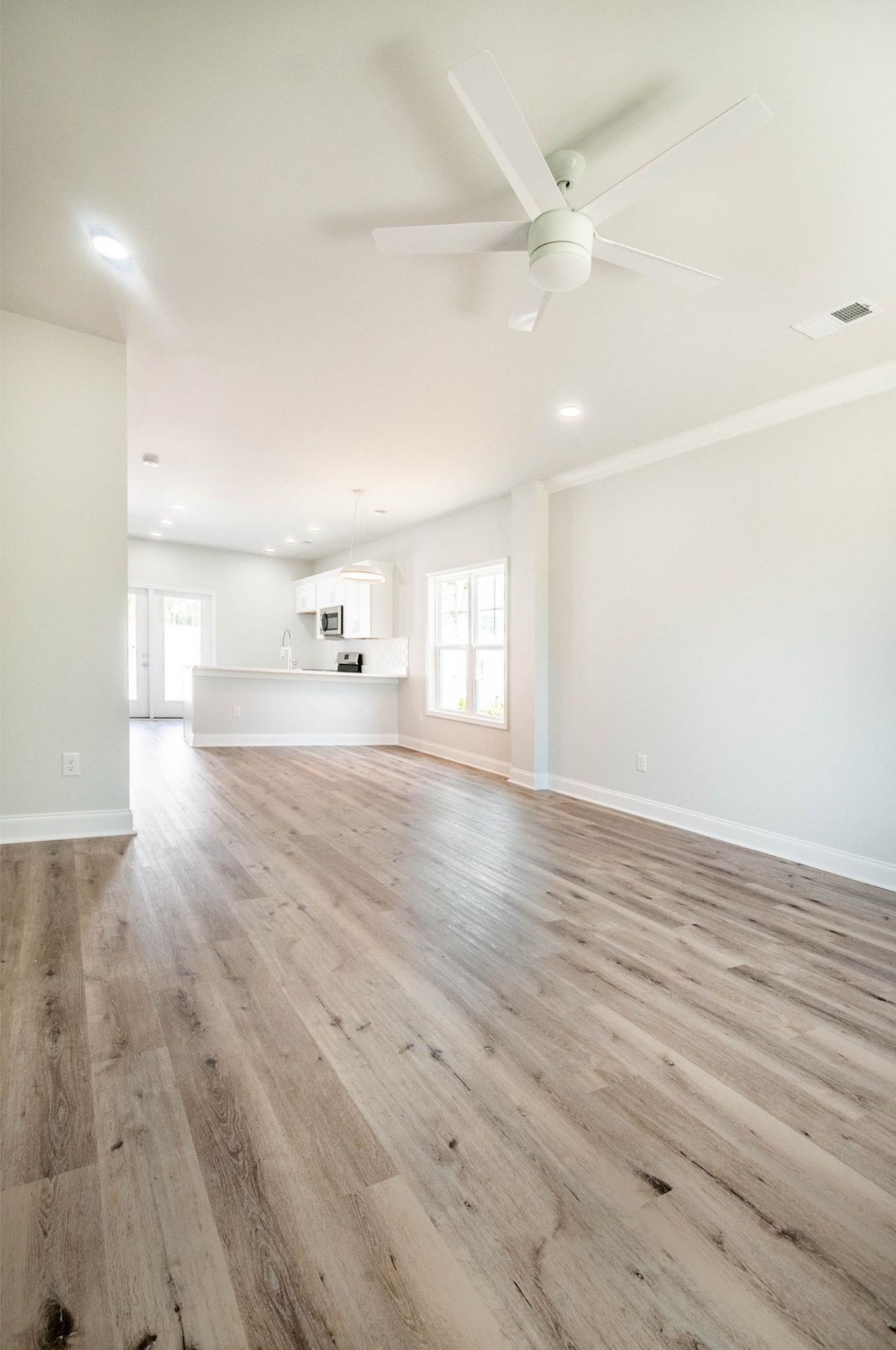 861 Maxine Ct. Photo 9