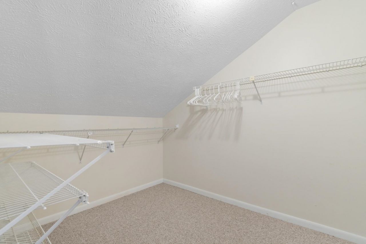 2707 Hillside Dr. S  Photo 26