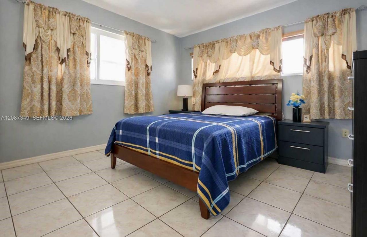 11231 NW 60th Ct, Hialeah, FL 33012 Photo