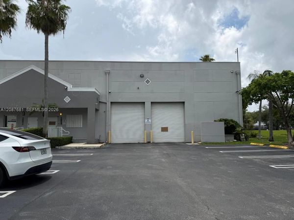 10850 NW 27th St , Doral, FL 33172