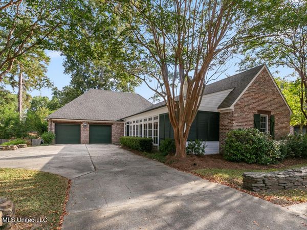 17 Pear Orchard Park, Jackson, MS 39211