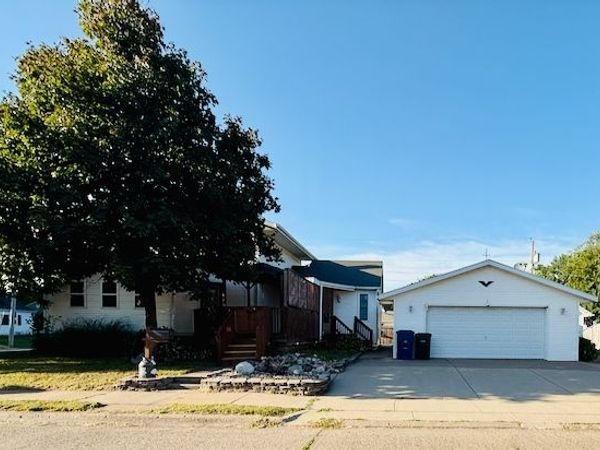 2358 W Lombard Street, Davenport, IA 52804