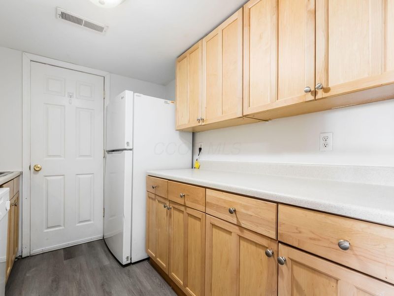 1126 Merrimar Circle N, Unit H, Columbus, OH 43220 Photo 17