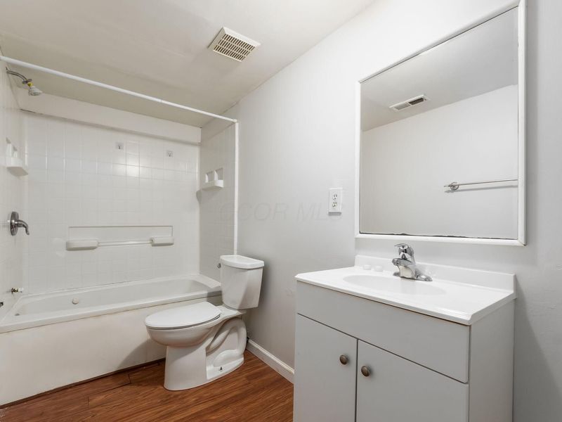 1126 Merrimar Circle N, Unit H, Columbus, OH 43220 Photo 17