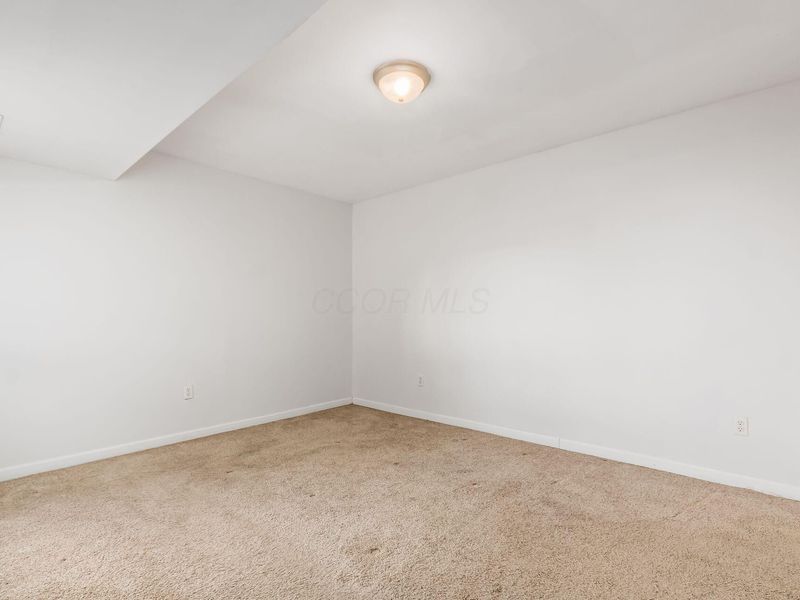 1126 Merrimar Circle N, Unit H, Columbus, OH 43220 Photo 22