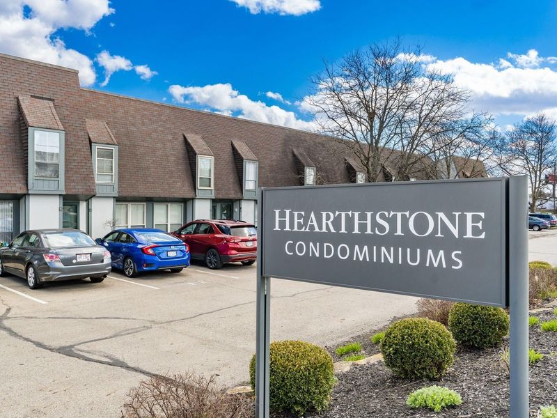 1126 Merrimar Circle N, Unit H, Columbus, OH 43220 Photo 24