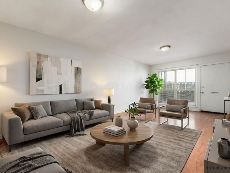 1126 Merrimar Circle N, Unit H, Columbus, OH 43220 Photo 3