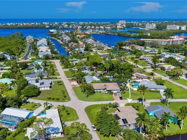 688 W Valley DR, BONITA SPRINGS, FL 34134