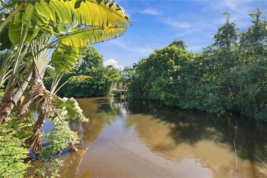 688 W Valley Dr, Bonita Springs, FL 34134 Photo