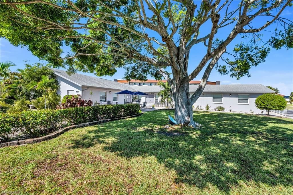 688 W Valley Dr, Bonita Springs, FL 34134 Photo