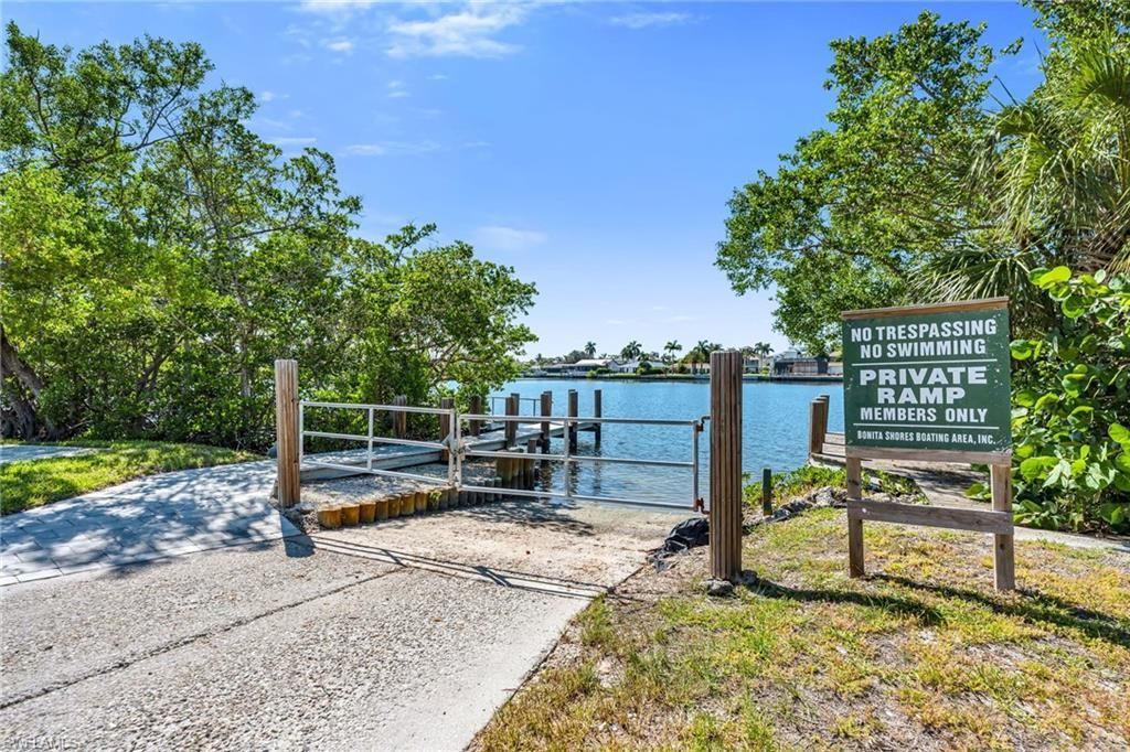 688 W Valley Dr, Bonita Springs, FL 34134 Photo