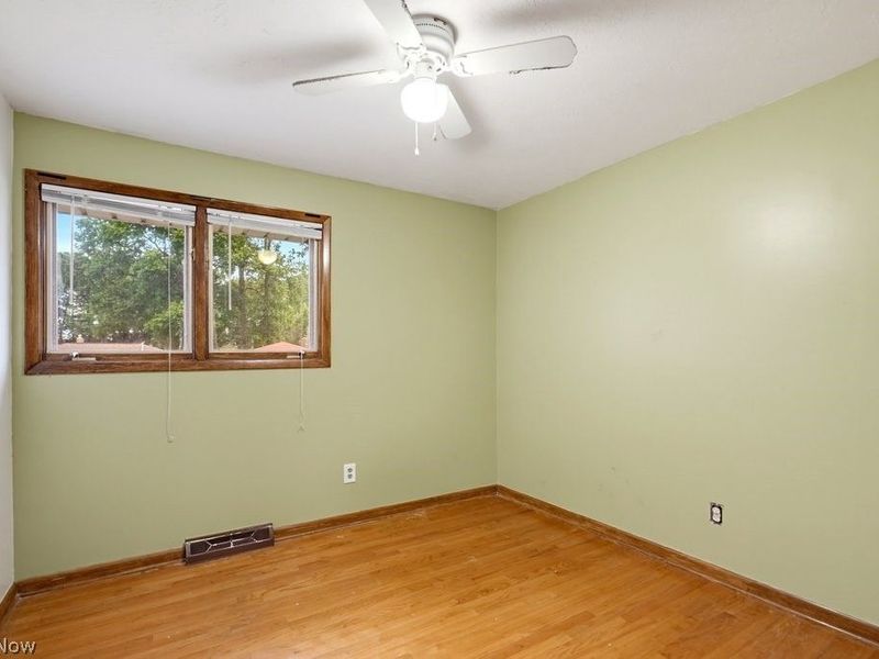 2207 Oaklawn Drive, Parma, OH 44134 Photo 12