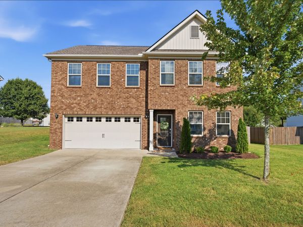 3039 Commonwealth Dr, Spring Hill, TN 37174