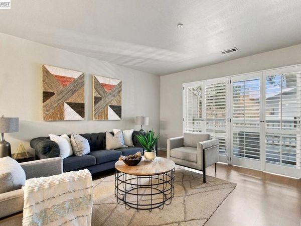 2627 Oak Rd, Unit B, Walnut Creek, CA 94597