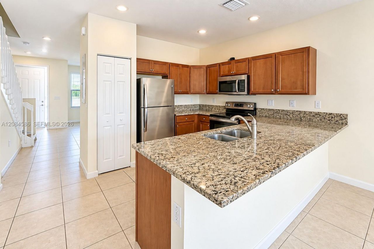 3360 W 92nd Pl, Unit 1, Hialeah, FL 33018 Photo