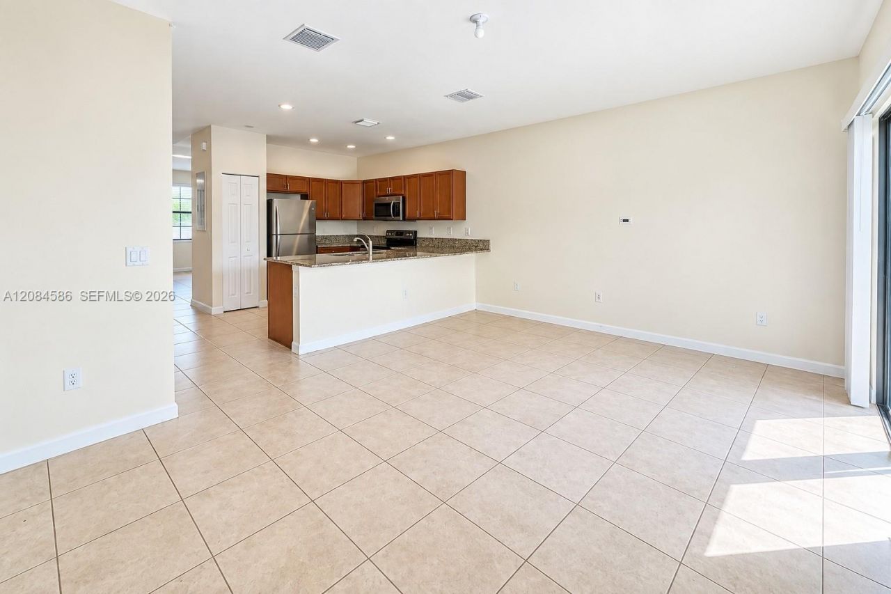 3360 W 92nd Pl, Unit 1, Hialeah, FL 33018 Photo