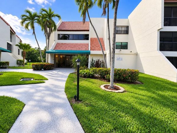 301 Racquet Club Rd, Unit 310, Weston, FL 33326