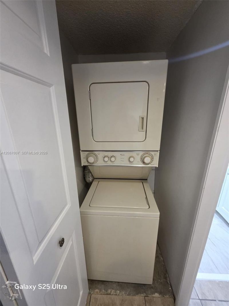 301 Racquet Club Rd, Unit 310, Weston, FL 33326 Photo