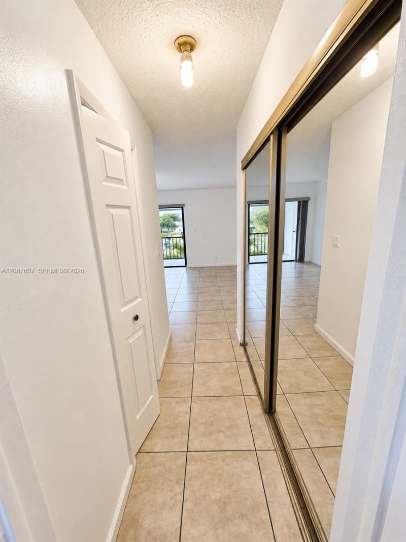 301 Racquet Club Rd, Unit 310, Weston, FL 33326 Photo