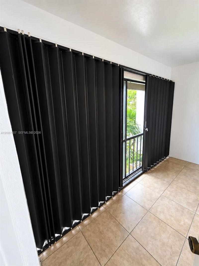 301 Racquet Club Rd, Unit 310, Weston, FL 33326 Photo