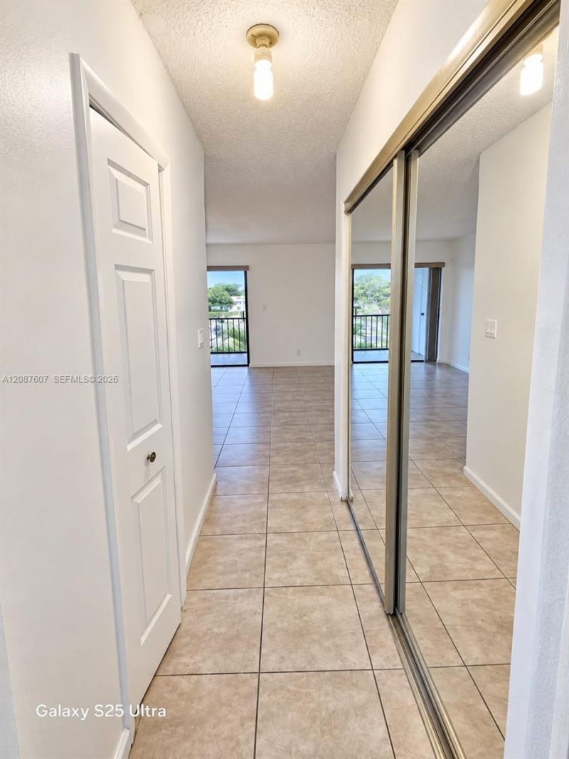 301 Racquet Club Rd, Unit 310, Weston, FL 33326 Photo