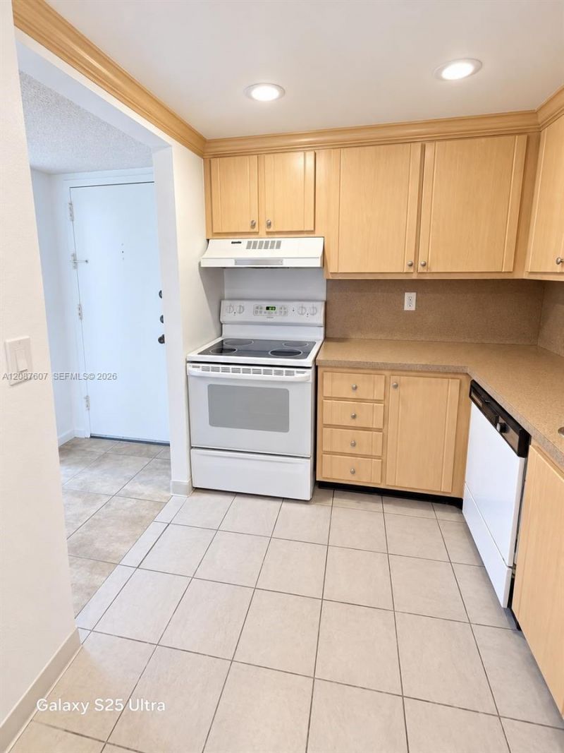 301 Racquet Club Rd, Unit 310, Weston, FL 33326 Photo