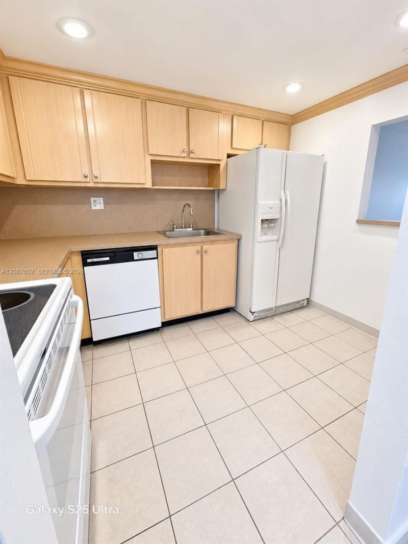 301 Racquet Club Rd, Unit 310, Weston, FL 33326 Photo