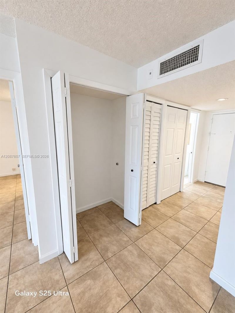 301 Racquet Club Rd, Unit 310, Weston, FL 33326 Photo
