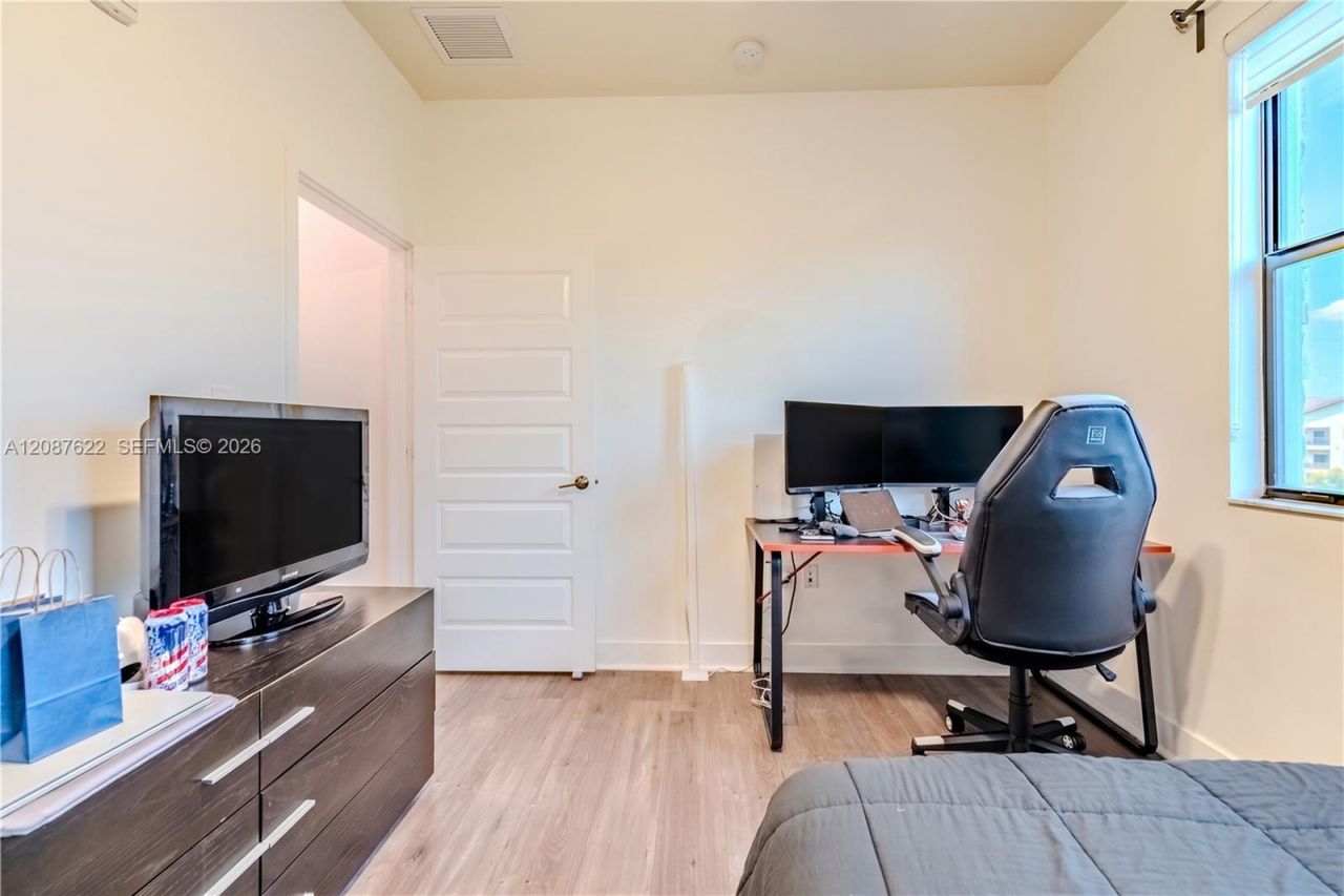 7809 NW 104th Ave, Unit 31, Doral, FL 33178 Photo