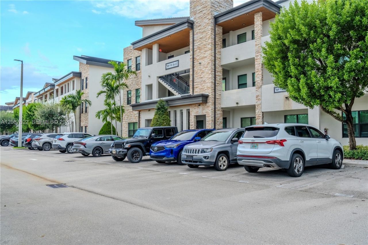 7809 NW 104th Ave, Unit 31, Doral, FL 33178 Photo