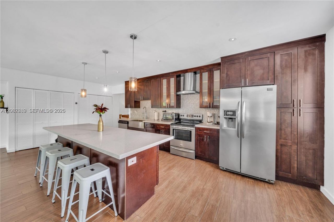 710 NE 141st St, North Miami, FL 33161 Photo