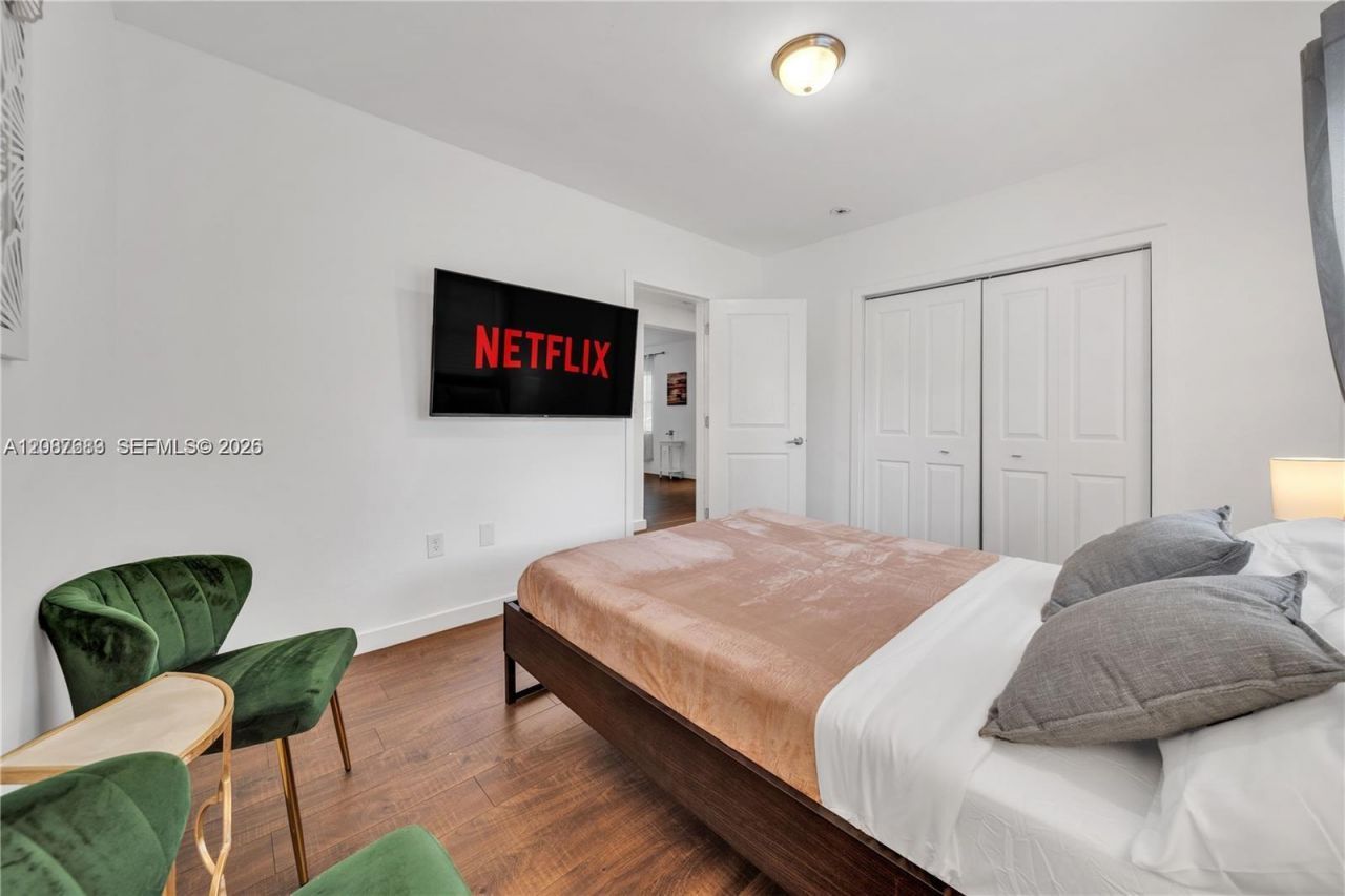 710 NE 141st St, North Miami, FL 33161 Photo