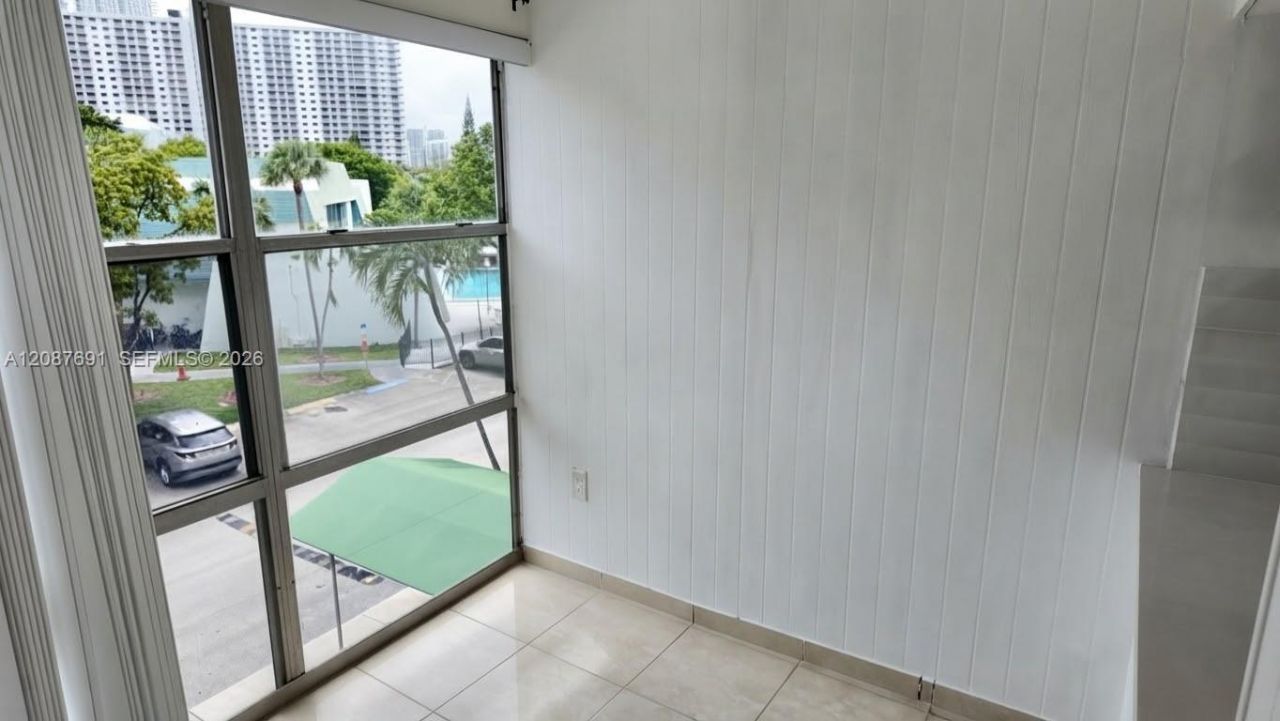 200 177th Dr, Unit 308, Sunny Isles Beach, FL 33160 Photo