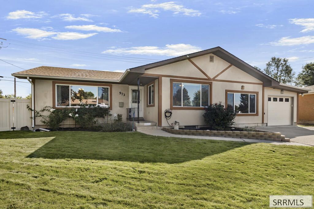 573 Safstrom Avenue, Idaho Falls, ID 83401 Main Photo