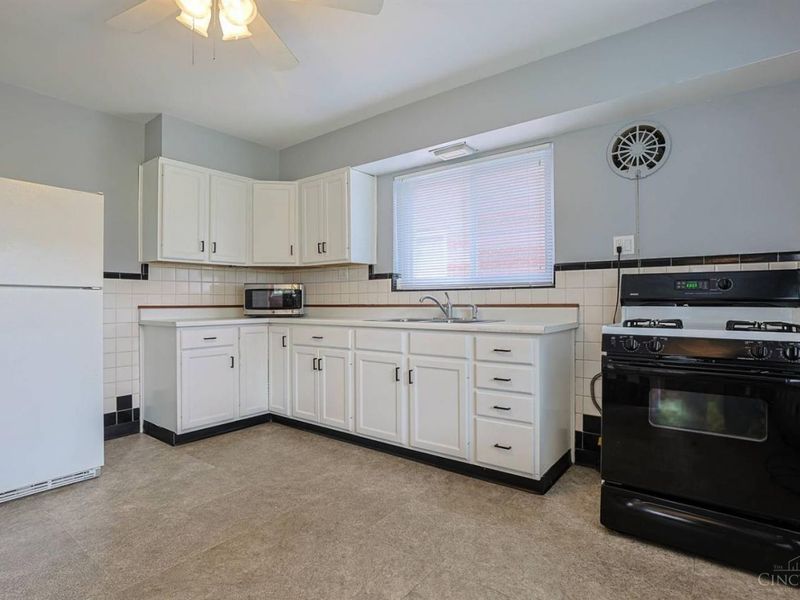1132 Betty Lane, Delhi Township, OH 45238 Photo 10
