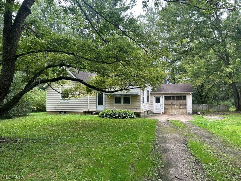 11038 White Avenue, Elyria, OH 44035 Photo 2